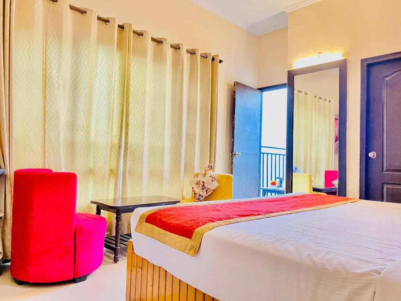 Hotel Aachman Regency With Rooftop Terrace Shimla