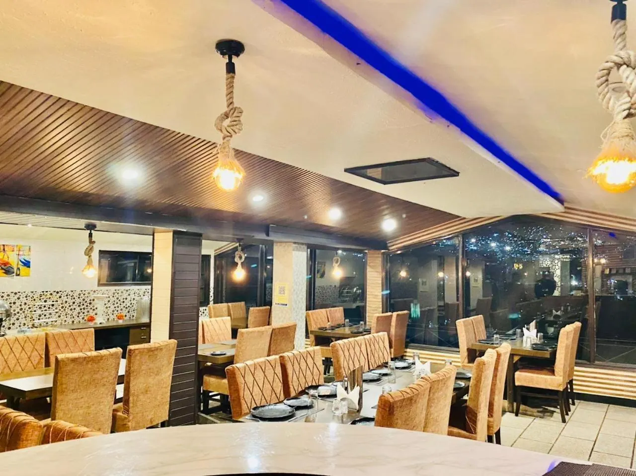 Hotel Aachman Regency With Rooftop Terrace Shimla